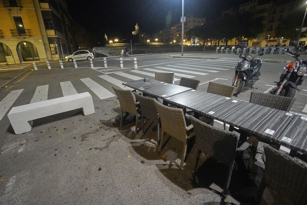 Els carrers de Girona buits en la primera nit del toc de queda