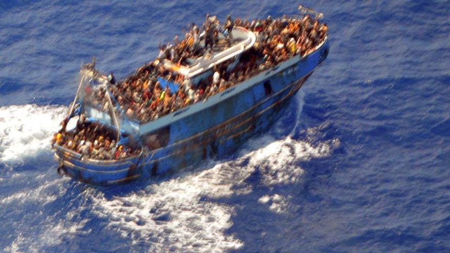 La mayor tragedia migratoria del Mediterráneo aflora una nueva ruta entre Libia y Grecia
