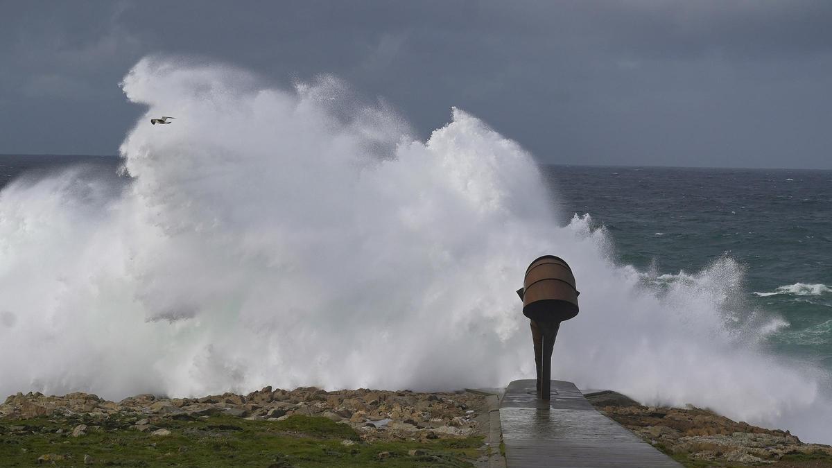 Oleaje en el litoral, frente a la Caracola.