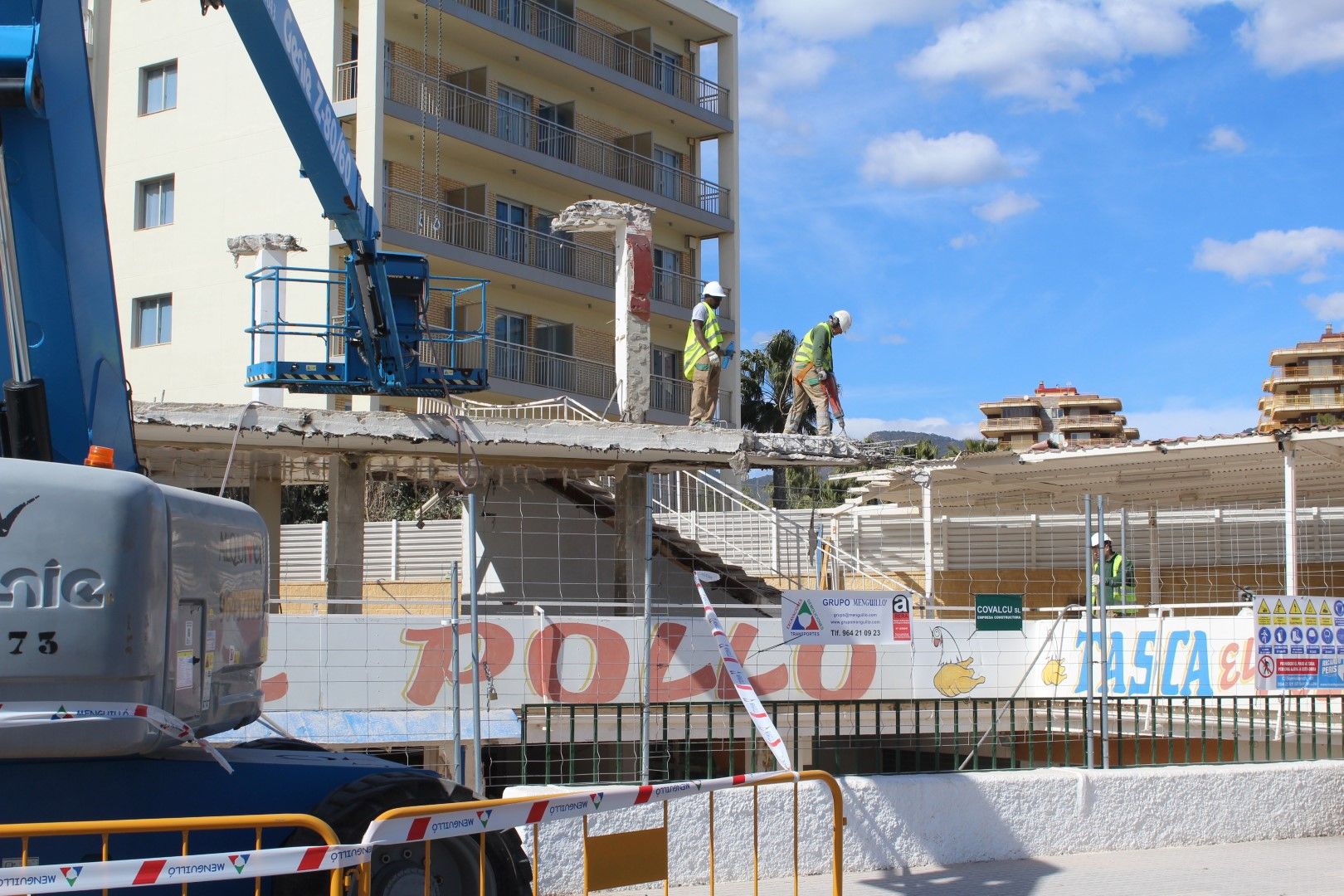 Empieza el derribo de la mítica Tasca El Pollo en Benicàssim