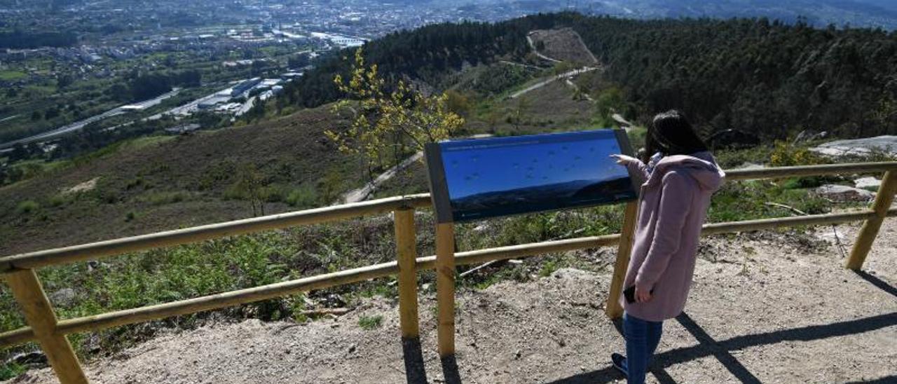 Vista desde los montes de Campañó sobre la ciudad de Pontevedra. |   // G. SANTOS