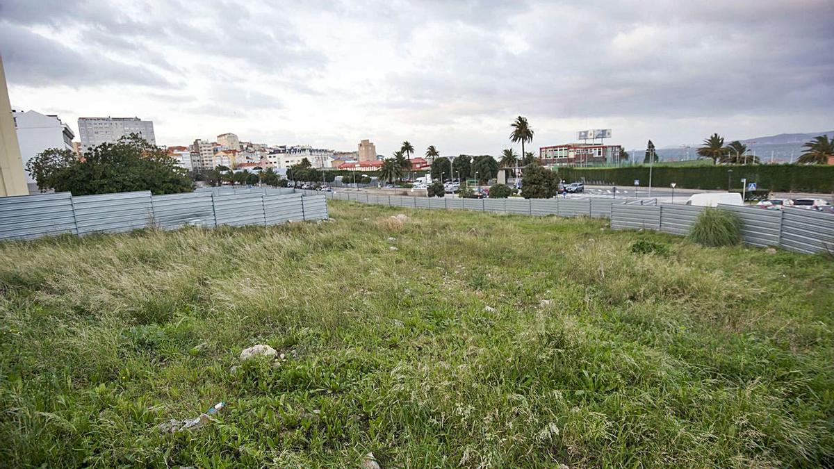 Una de las parcelas de A Maestranza en las que se construirán viviendas.