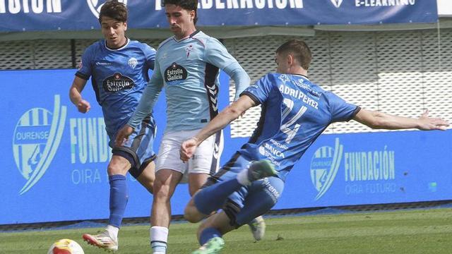 Hugo González, autor del segundo gol, trata de llegar a un balón. | FDV