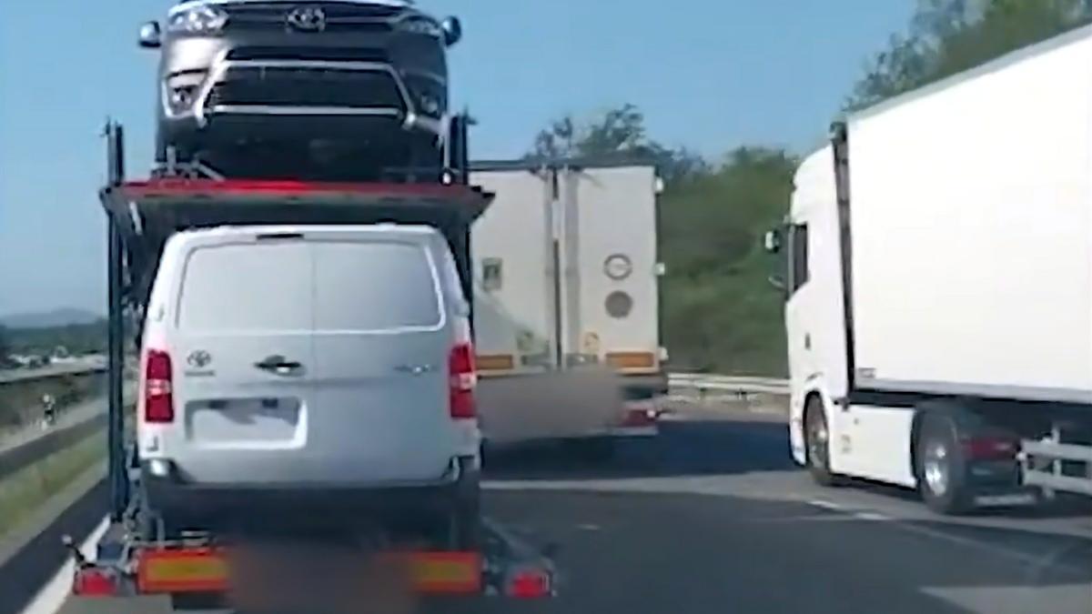 Els Mossos denuncian a un camionero en Vilobí d'Onyar por adelantar dos tráilers por el  carril izquierdo de la AP-7