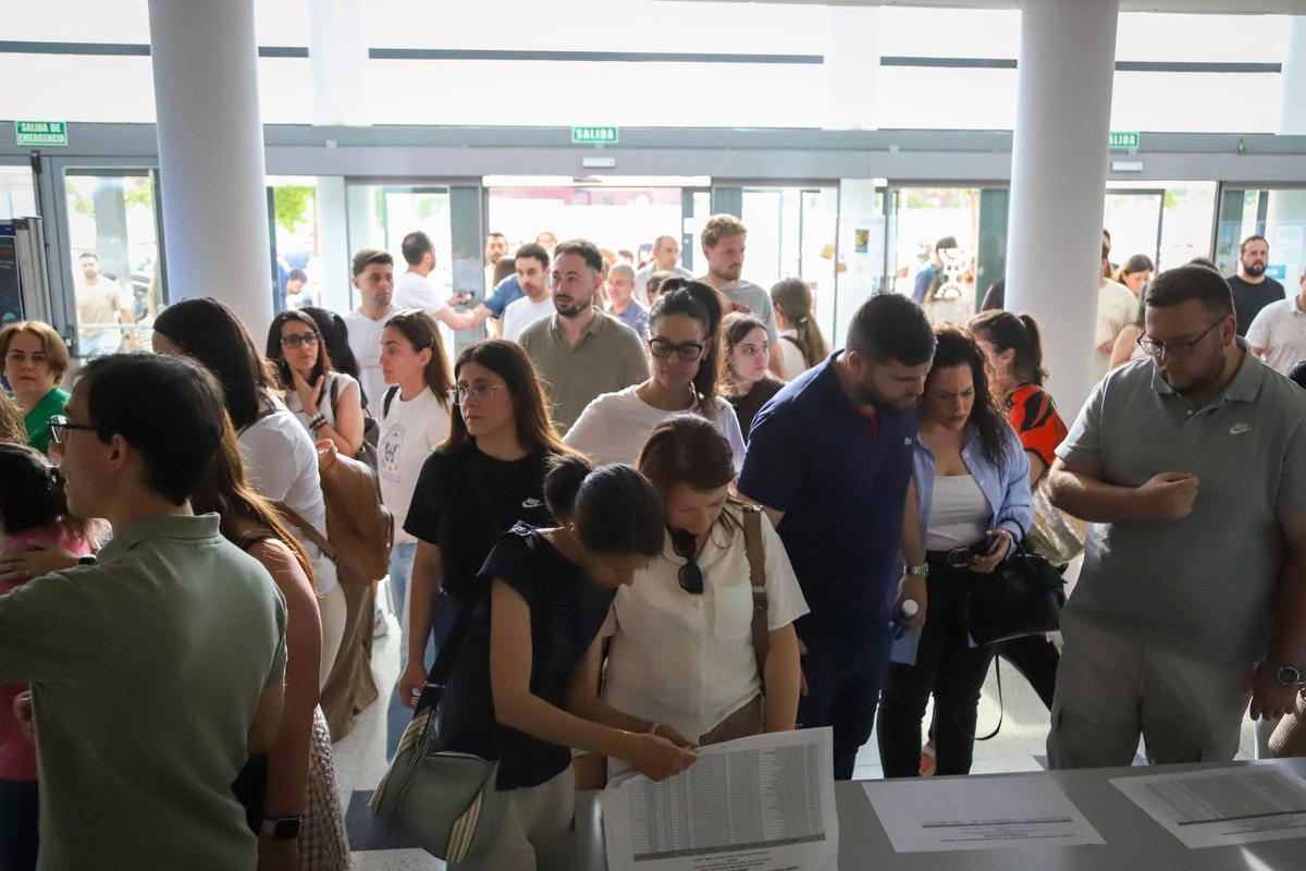 Fotogalería | Las oposiciones a la Administración del Estado en Badajoz, en imágenes