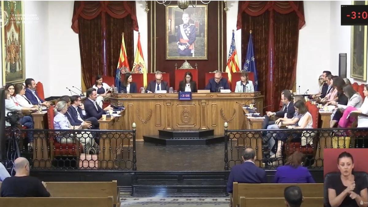Un momento del pleno de hoy en Elche sobre vivienda