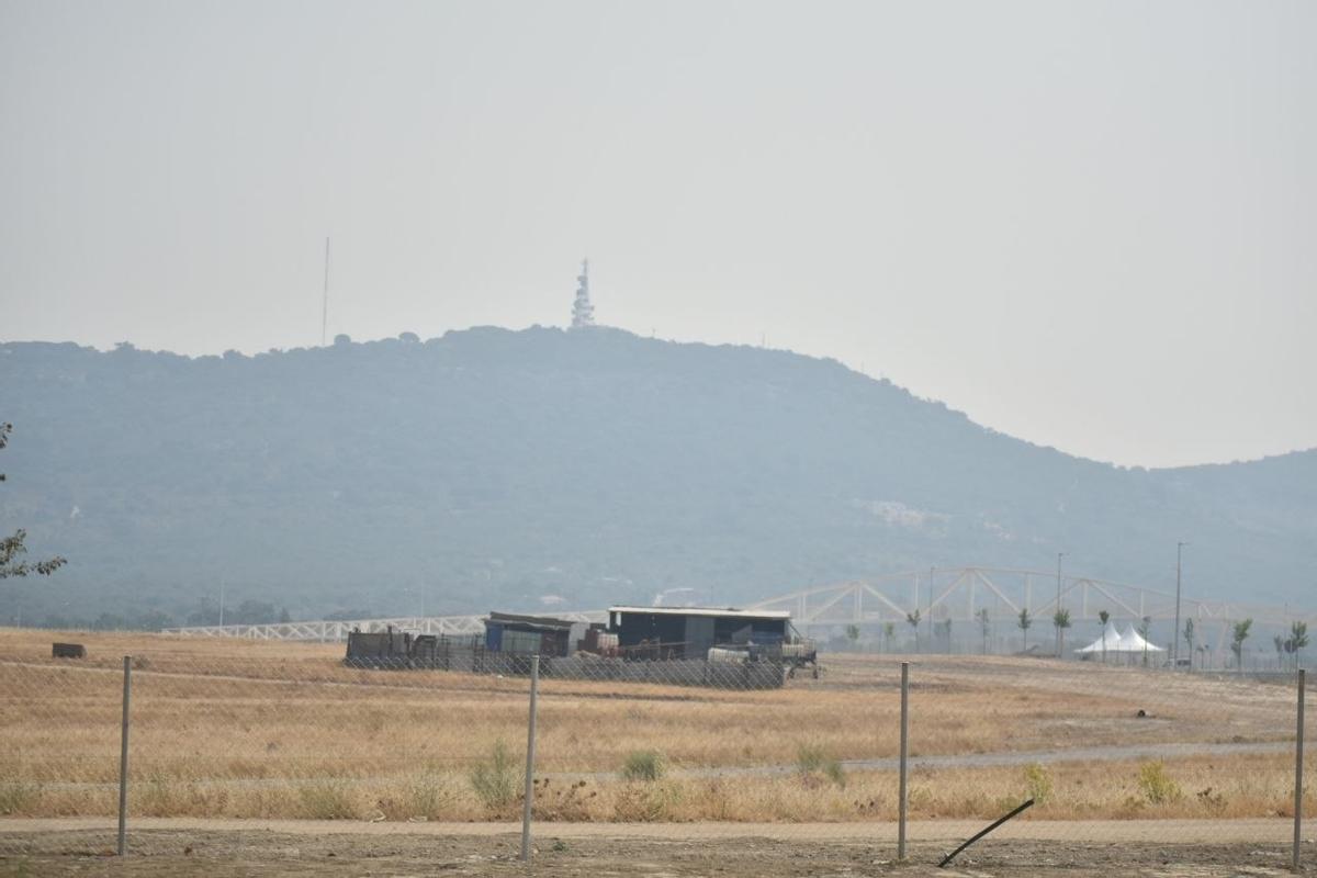 Galería | El humo de los incendios llega a Cáceres Galería | El humo de los incendios llega a Cáceres