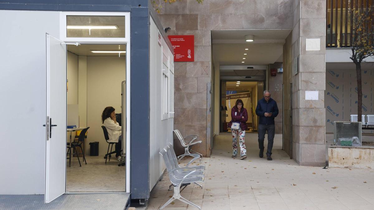 El Centro de Salud de Picanay tuvo que instalar espacios auxiliares para dar asistencia tras la riada
