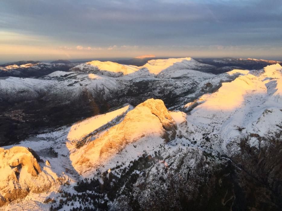 El temporal de nieve desde el cielo