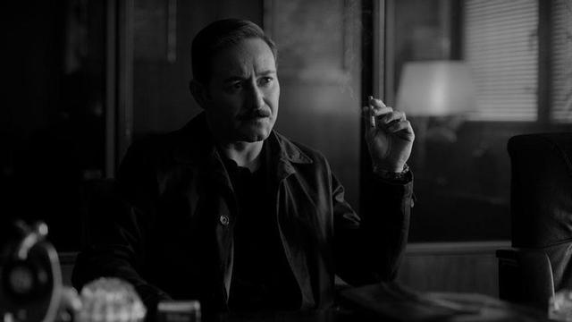 Carlos Santos se mete en la piel del detective Germán Areta.
