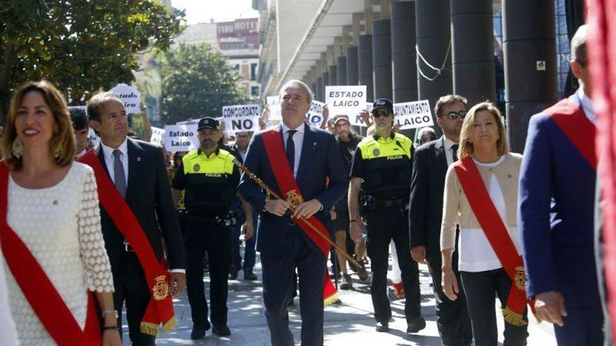 Azcón convoca a los concejales a participar como corporación en el patrón de la Policía Nacional