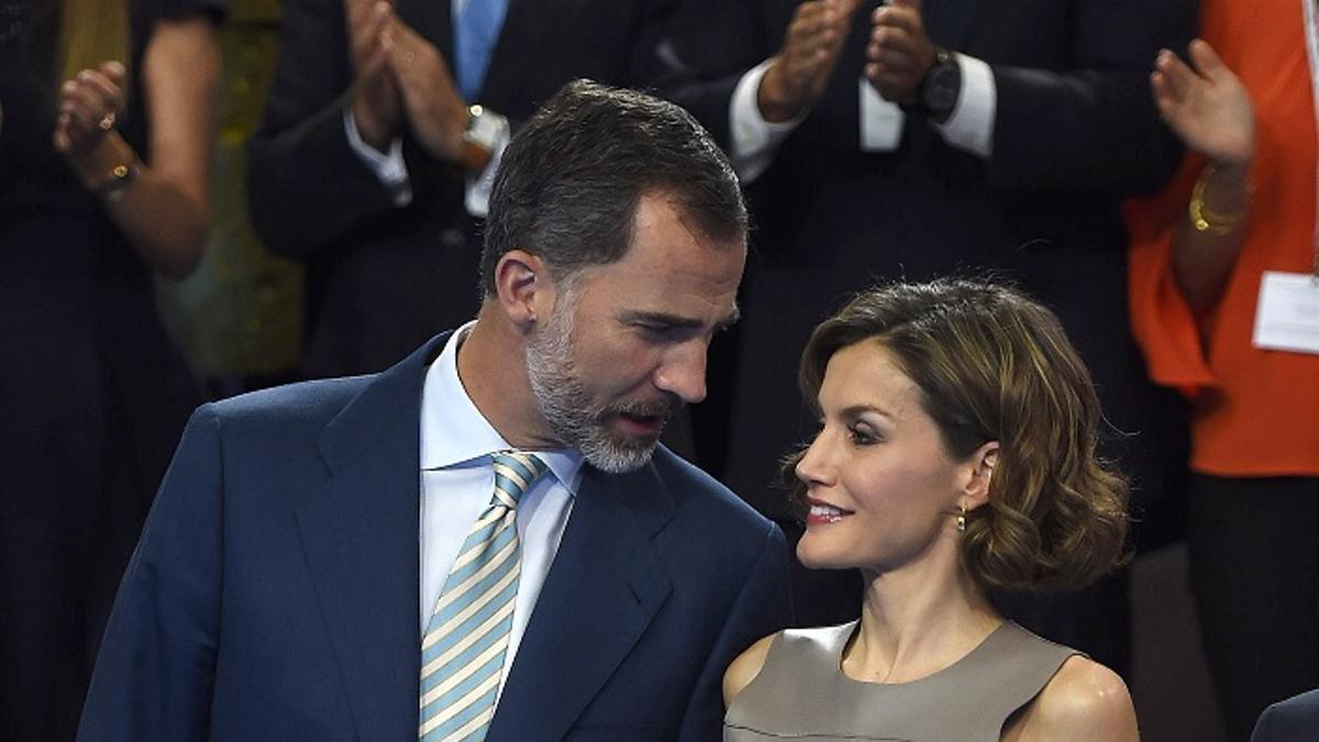 Los reyes, Letizia y Felipe en su visita a Mediaset