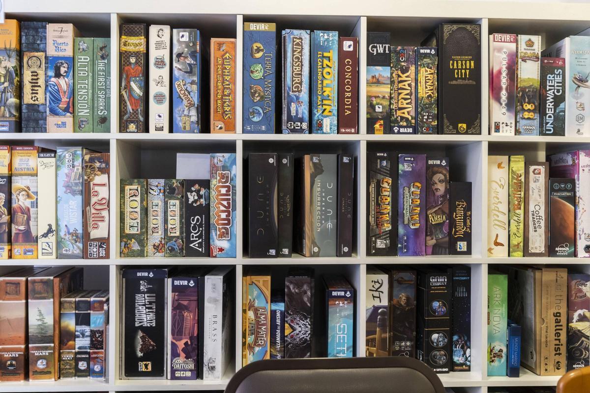 Algunos de los juegos de mesa que tiene Valentia Ludica.