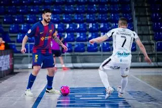 El Barça arrolla para seguir al acecho del liderato