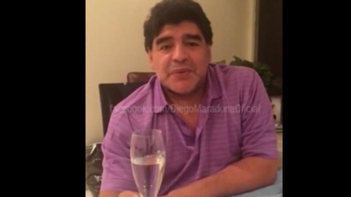 Maradona felicita a sus fans en Facebook