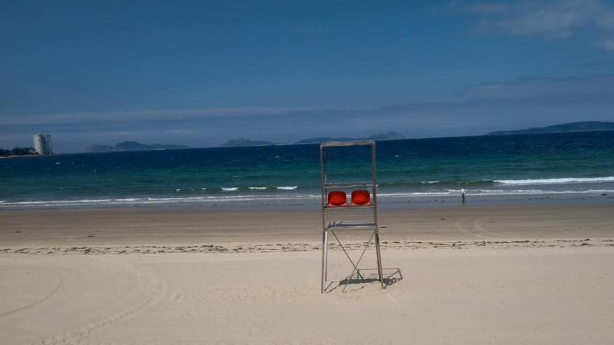 La playa de Samil, desierta. // P.P.D.