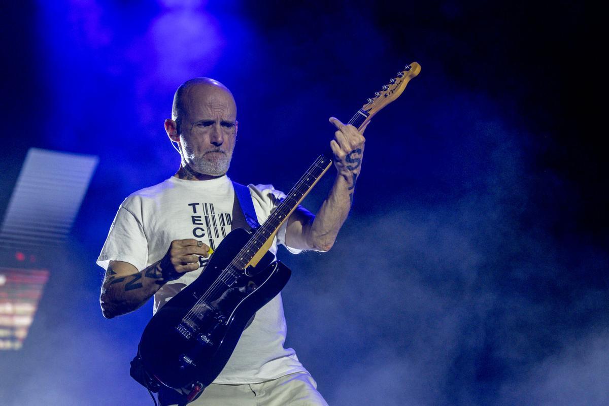 El productor y compositor musical estadounidense Moby durante su actuación en el Mad Cool 2026, en el recinto Iberdrola Music, a 8 de julio de 2026, en Madrid (España). Mad Cool cumple diez años y vuelve a reunir durante varios días a algunos de los principales artistas nacionales e internacionales del panorama musical. El festival ofrece varios escenarios al aire libre, con una programación continua de conciertos y propuestas audiovisuales. Ricardo Rubio / Europa Press 08/07/2026. Ricardo Rubio / Europa Press;Moby actúa en el Mad Cool 2026