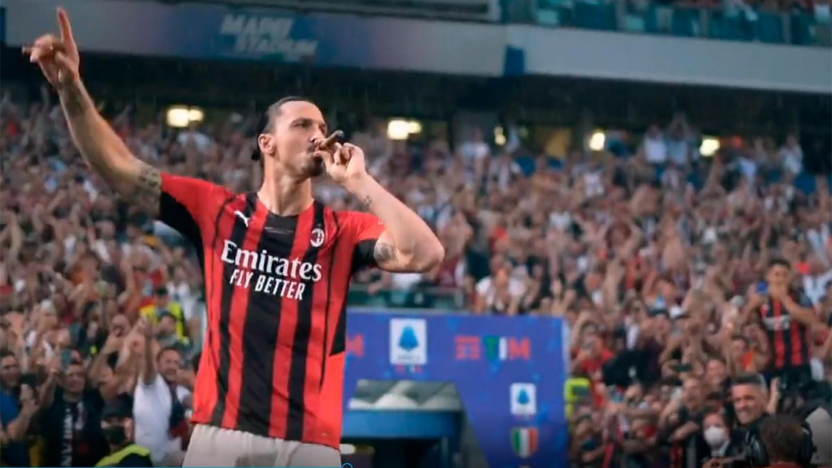 ¡Con un puro y descorchando champagne! El espectáculo de Ibrahimovic tras ganar el Scudetto