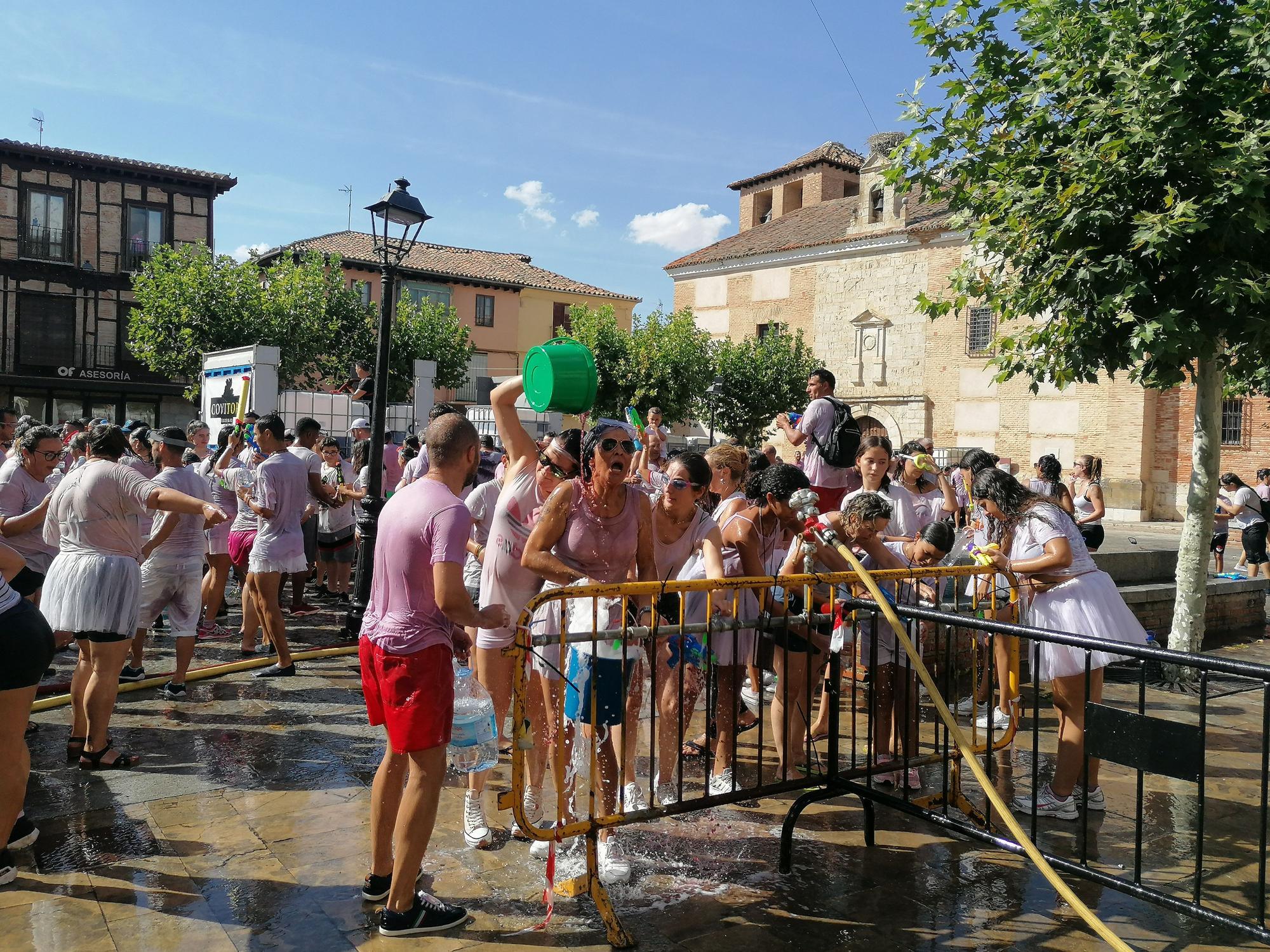 "Toro en su tinta" tiñe de color las fiestas