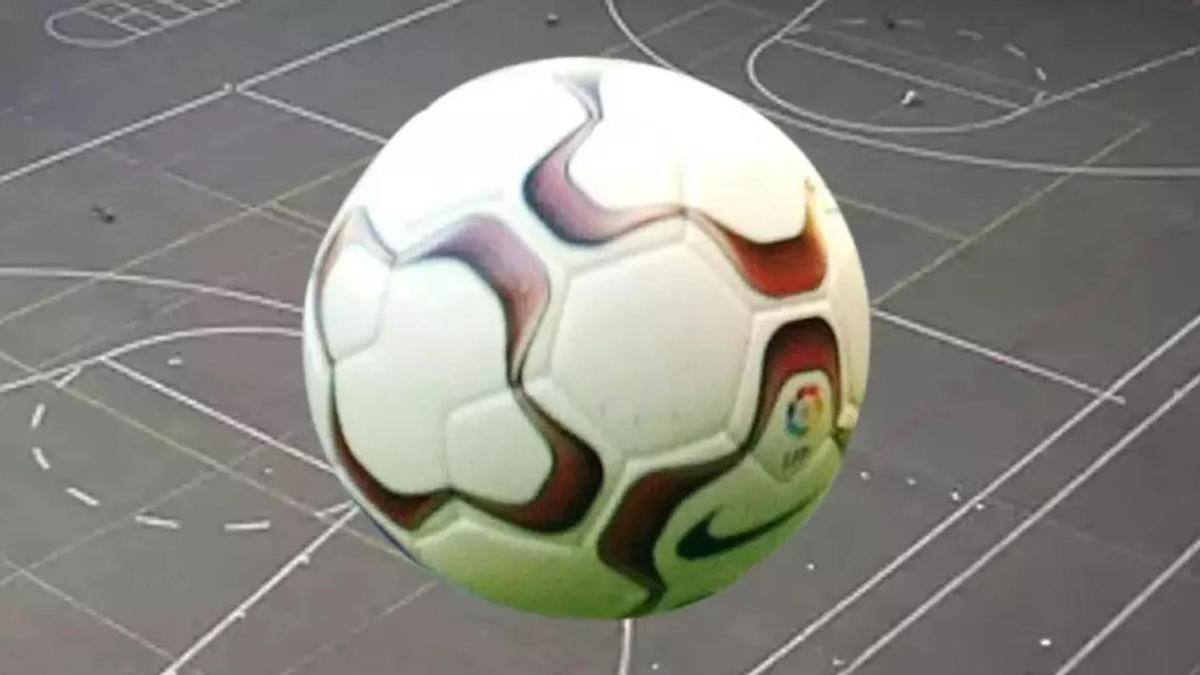 Un balón de fútbol.