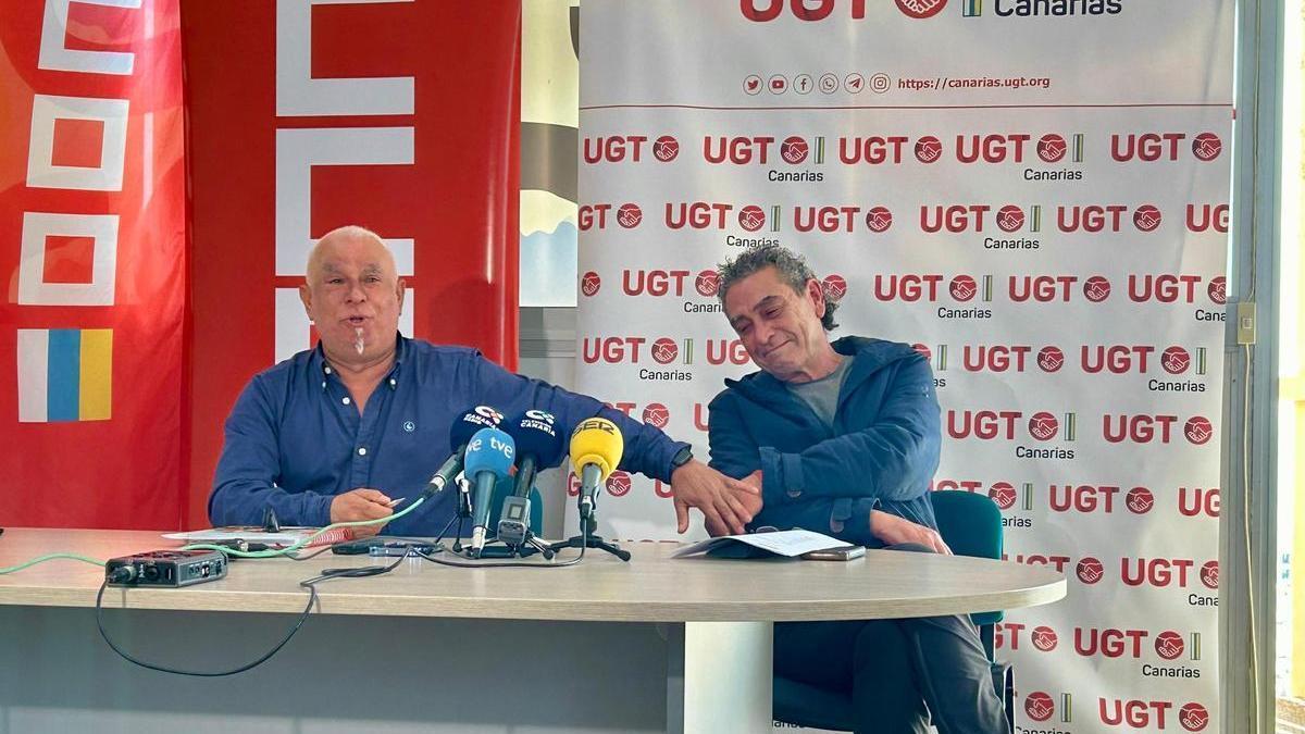 Manuel Navarro (UGT) e Inocencio González (CCOO) en rueda de prensa.