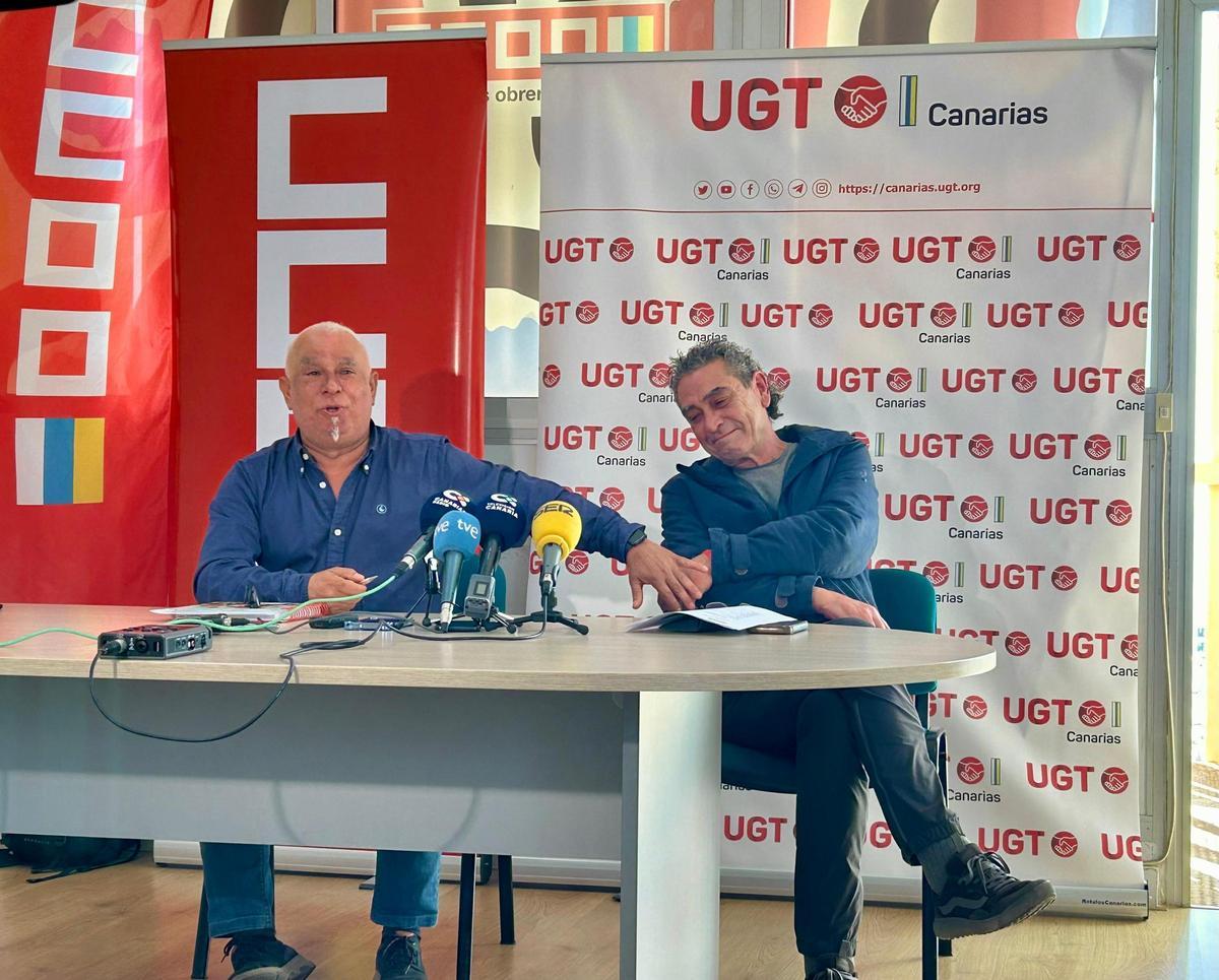 Manuel Navarro (UGT) e Inocencio González (CCOO) en rueda de prensa.