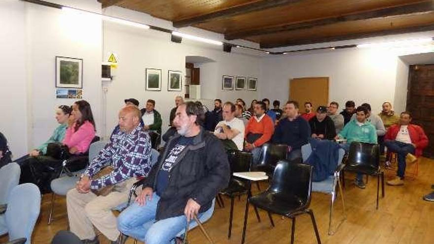 Las peñas se forman en pirotecnia