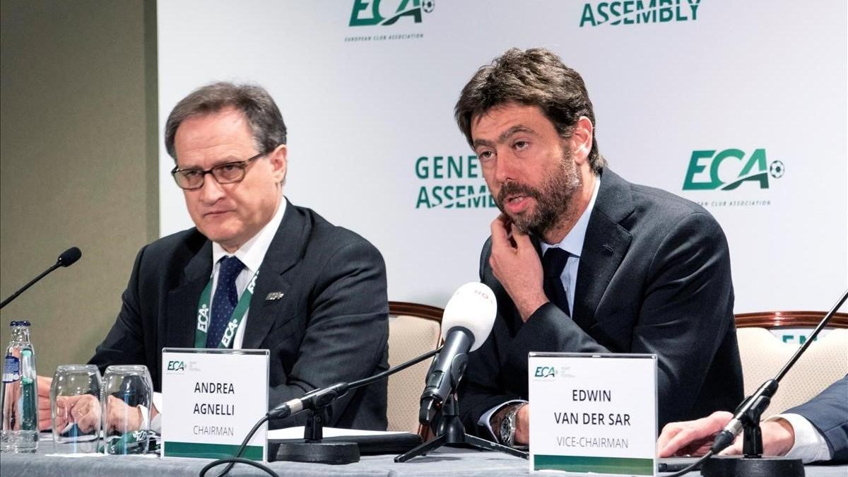 Agnelli, a la derecha, junto al secretario, Centenaro, en la clausura de la asamblea de la ECA