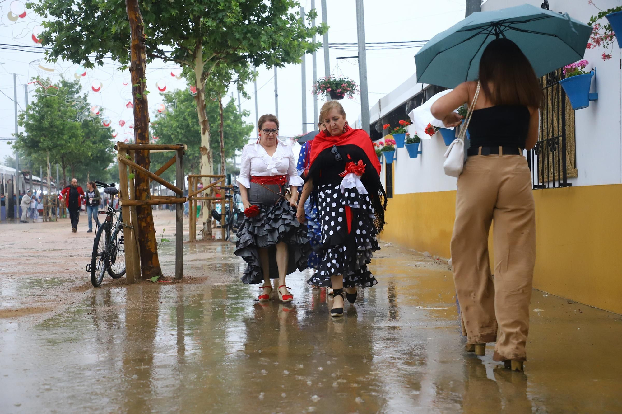 El primer día de Feria marcado por la lluvia
