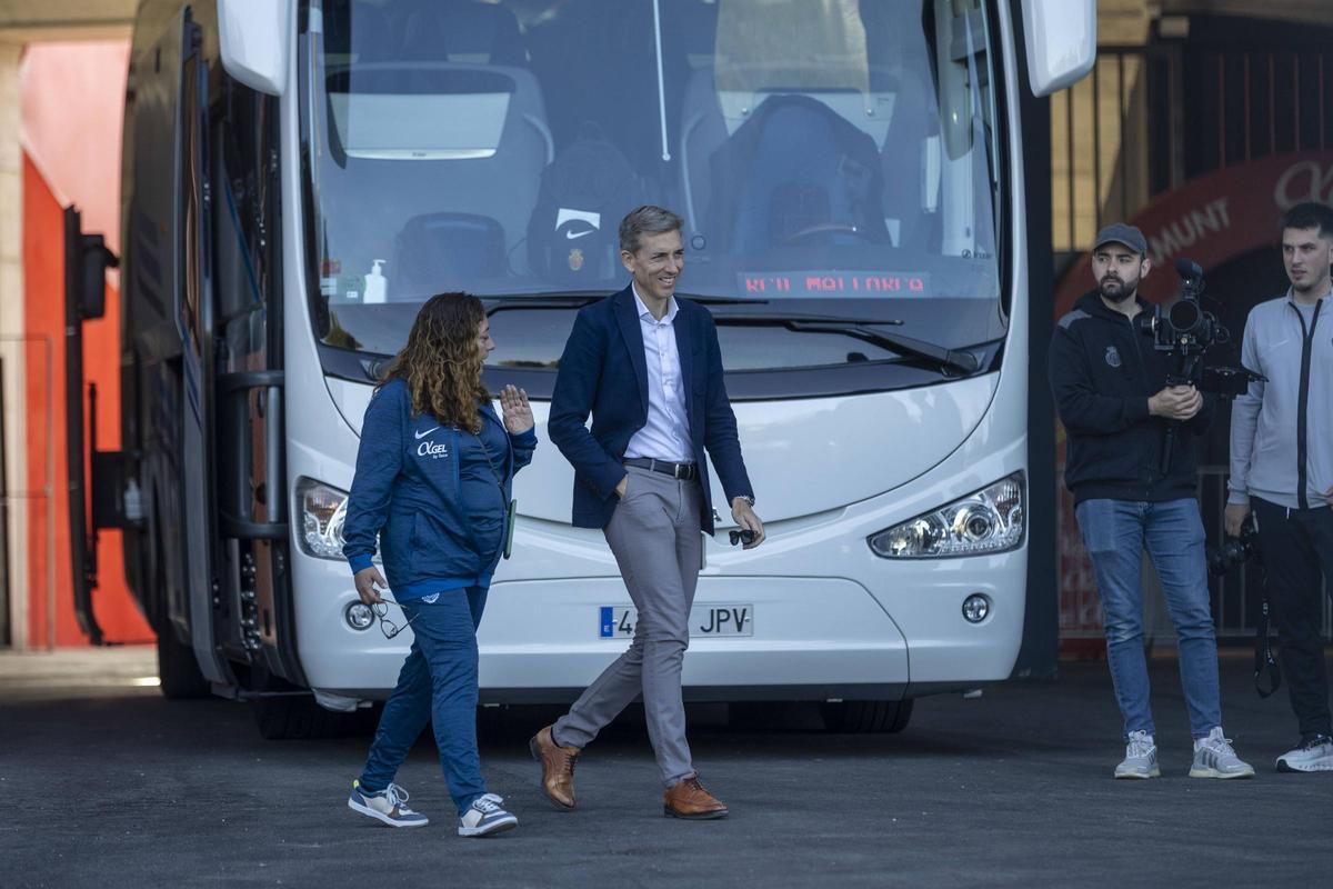 Euforia mallorquinista para despedir al equipo hacia Sevilla