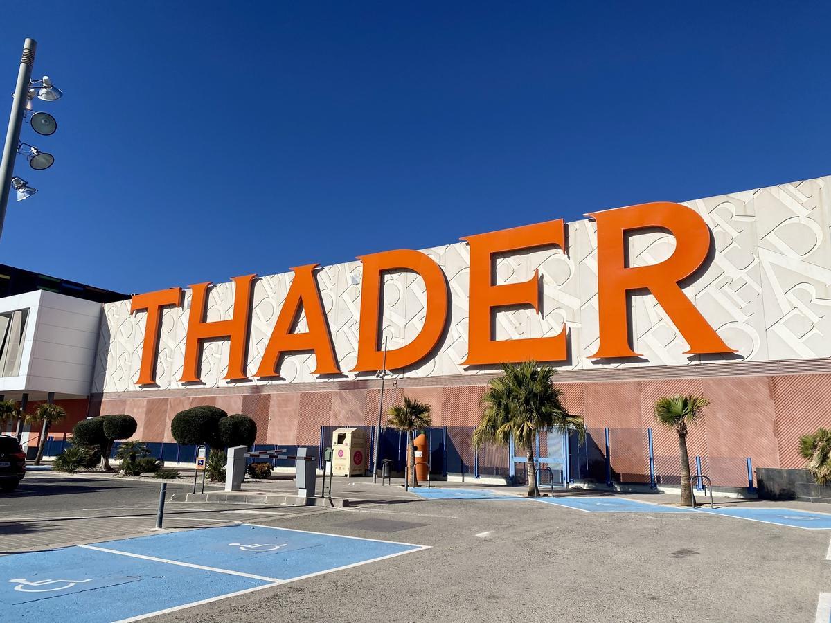 Fachada del Centro Comercial Thaer