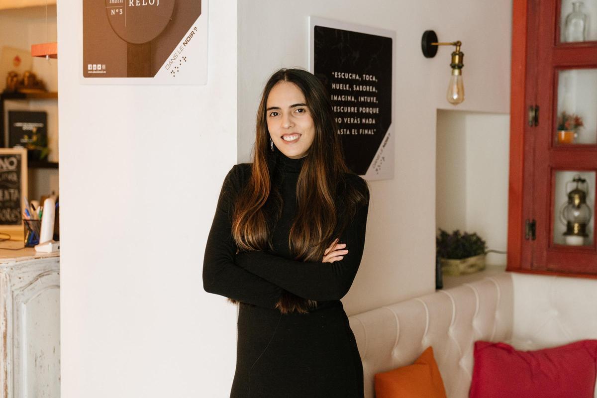 Daniela Hernández, directora del restaurante Dans Le Noir?, que ofrece cenas a oscuras en Madrid.