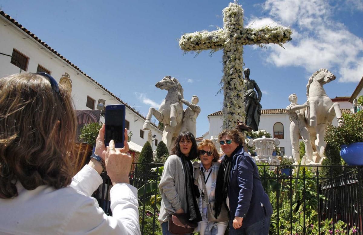 Las cruces, en la recta final