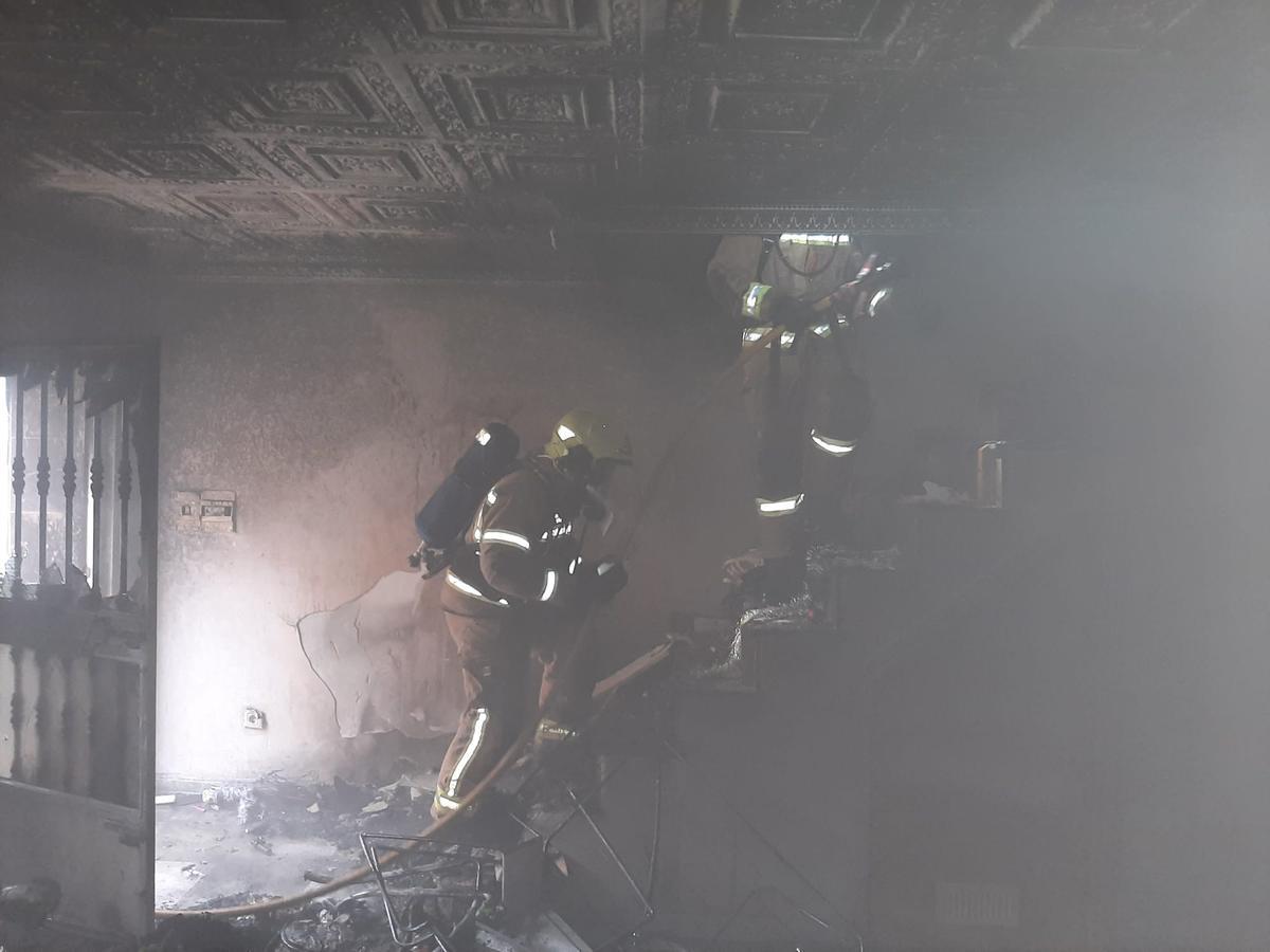 Arde la vivienda de la familia de Plasencia que está en prisión por el tiroteo mortal.