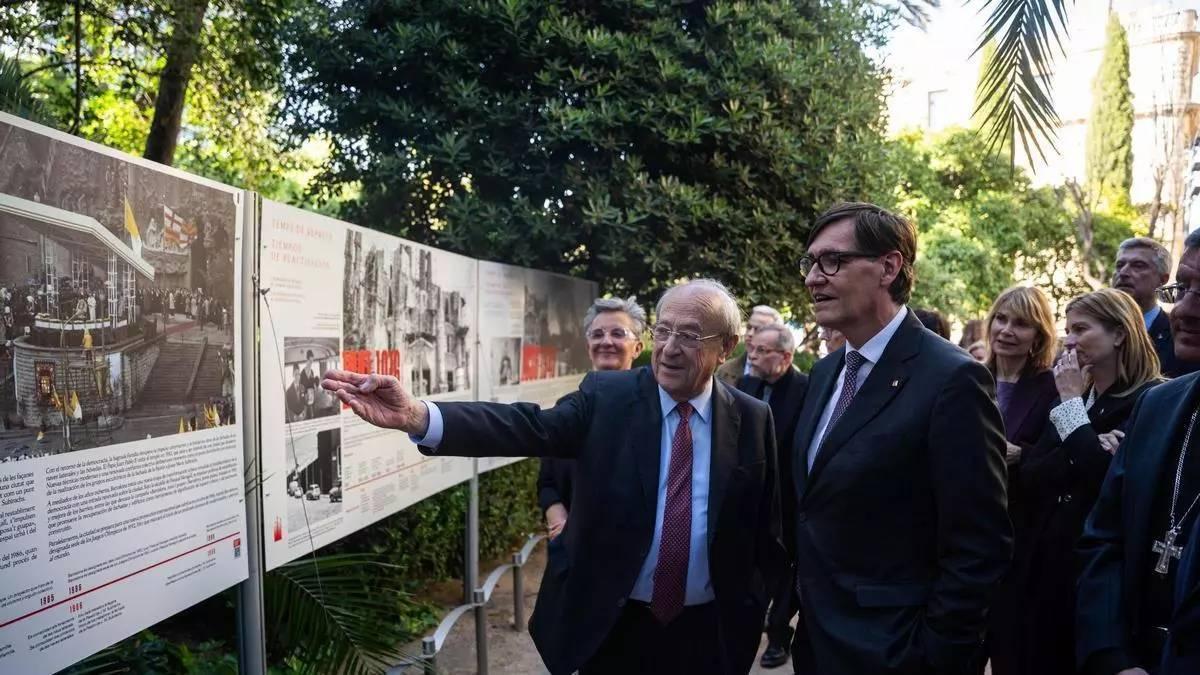 El president de la Generalitat, Salvador Illa, juntament amb Esteve Camps, president delegat de la Junta Constructora de la Sagrada Família, aquest dimecres