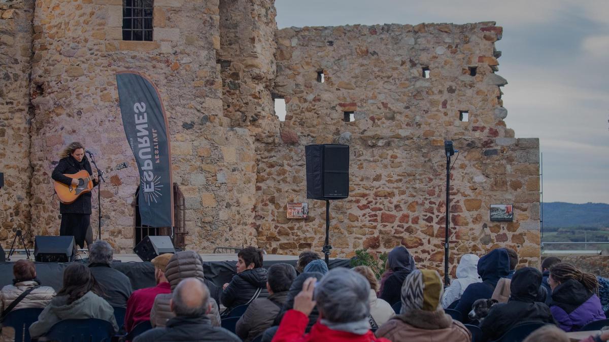 Concert durant la presentació Festival Espurnes 2024, Llagostera.