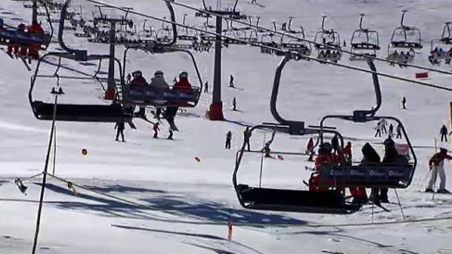 Diez mil esquiadores al día disfrutan en Sierra Nevada