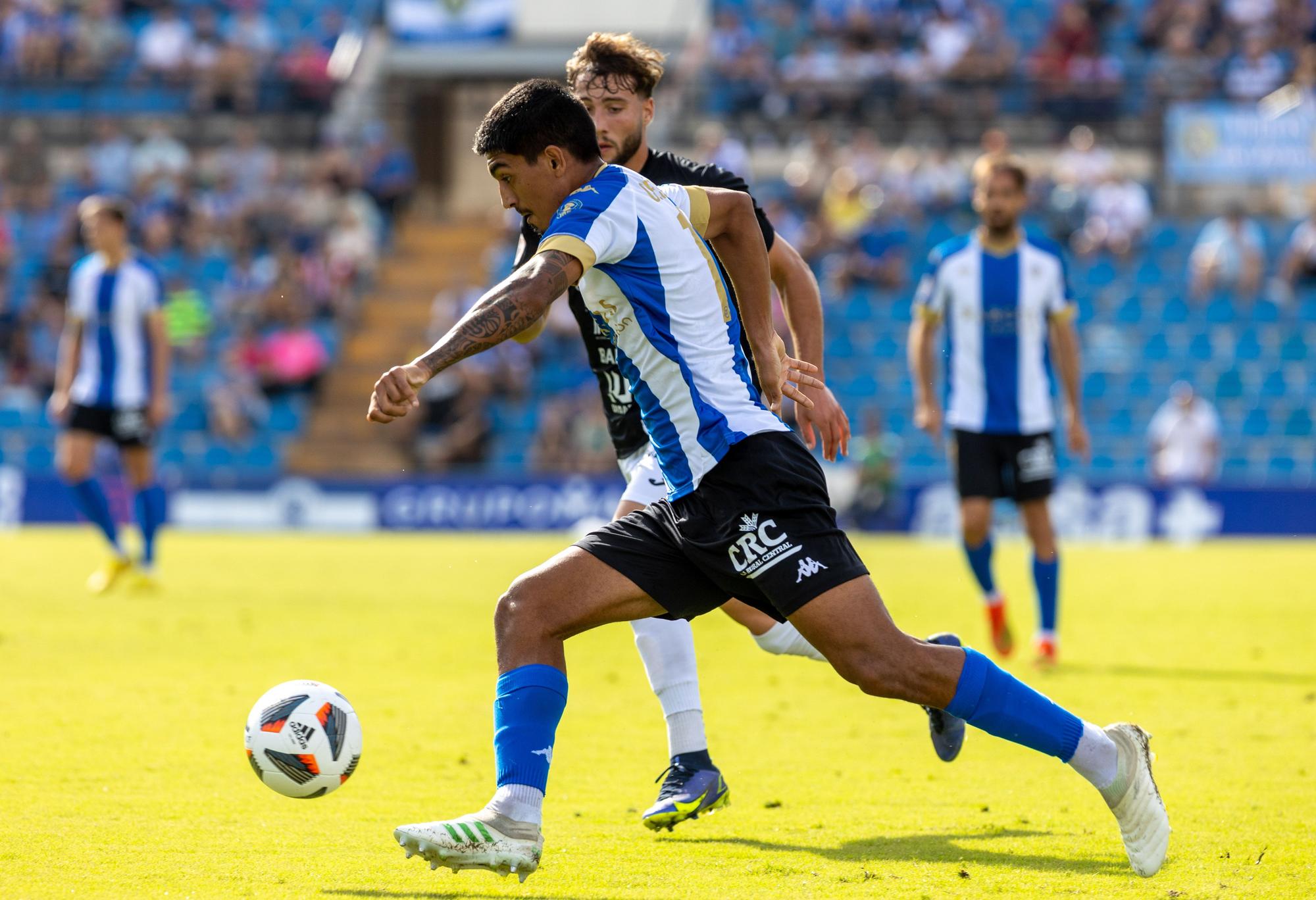 (2-1) El Hércules remonta y vence con sufrimiento en el Rico Pérez