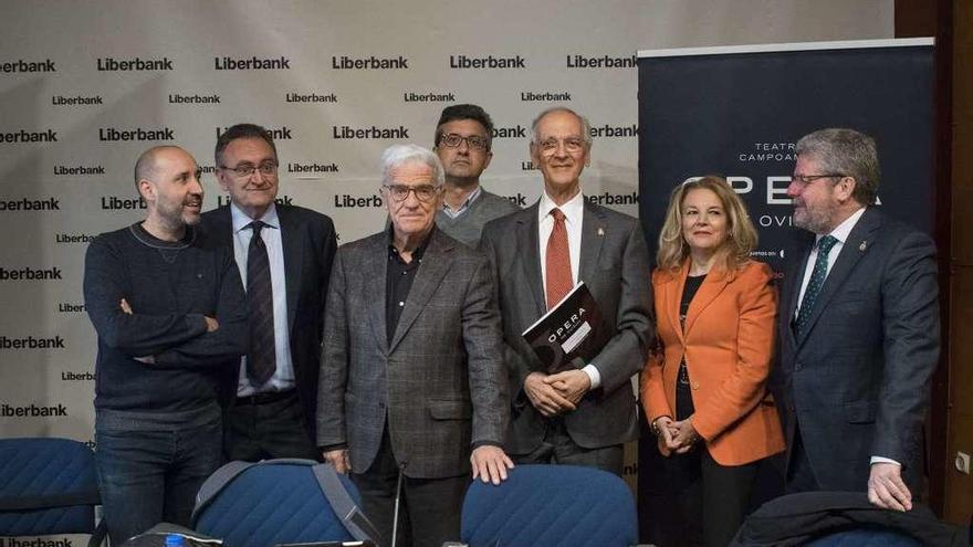 Por la izquierda, Javier Menéndez, director; Juan García Conde, vicepresidente; Javier Calzadilla, tesorero; Pablo Ros, secretario; Jaime Martínez, presidente; Carmen Trelles y Eladio Rico, vocales.