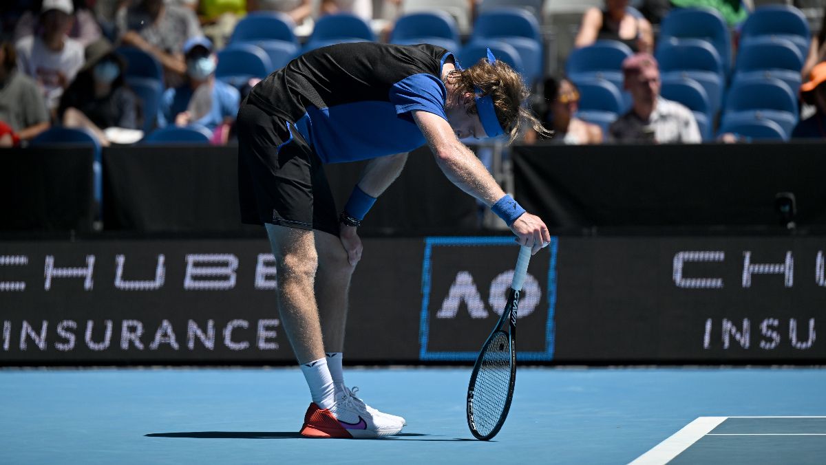 Rublev sufrió el tremendo calor que paralizó la jornada de este martes en Melbourne