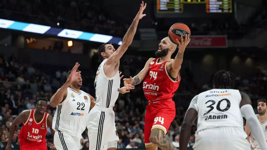 Fournier lideró el séptimo triunfo consecutivo del Olympiacos imponiéndose al Real Madrid