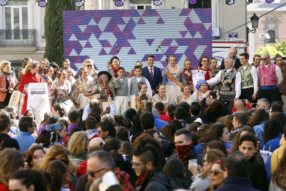 Entrega de estandartes de la Diputación a las Fallas