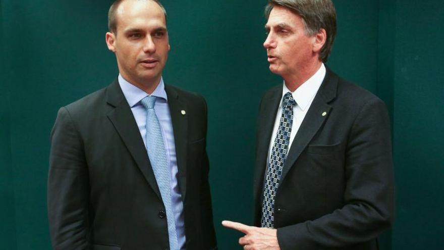 El hijo de Bolsonaro amenaza con cerrar el Tribunal Supremo y provoca un escándalo