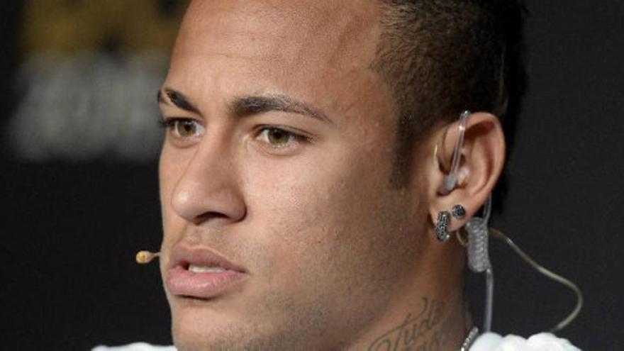 Neymar no desmiente los rumores que le sitúan en el Madrid