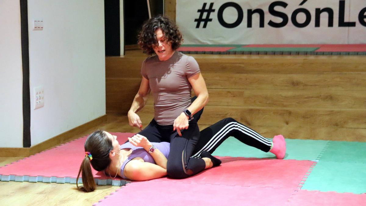 Clases de autodefensa a mujeres para sobrevivir a agresiones machistas