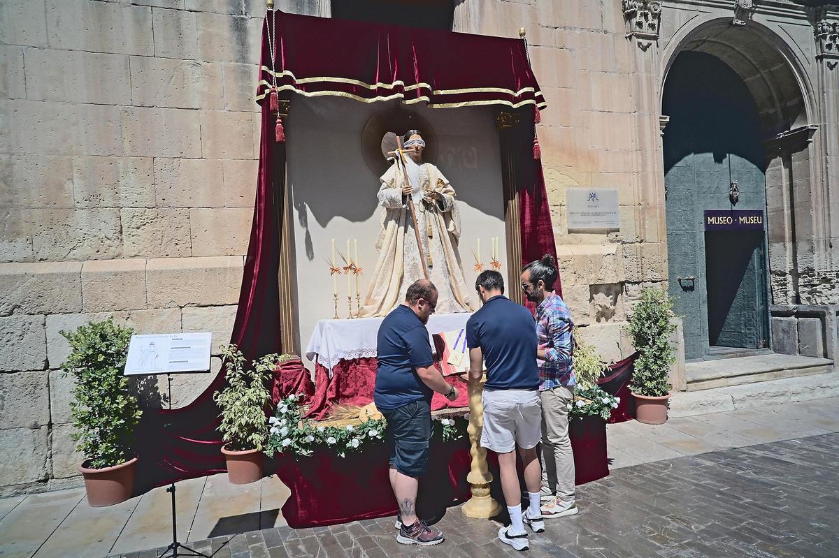 El fervor se instala en las calles de Elche por el Corpus Christi