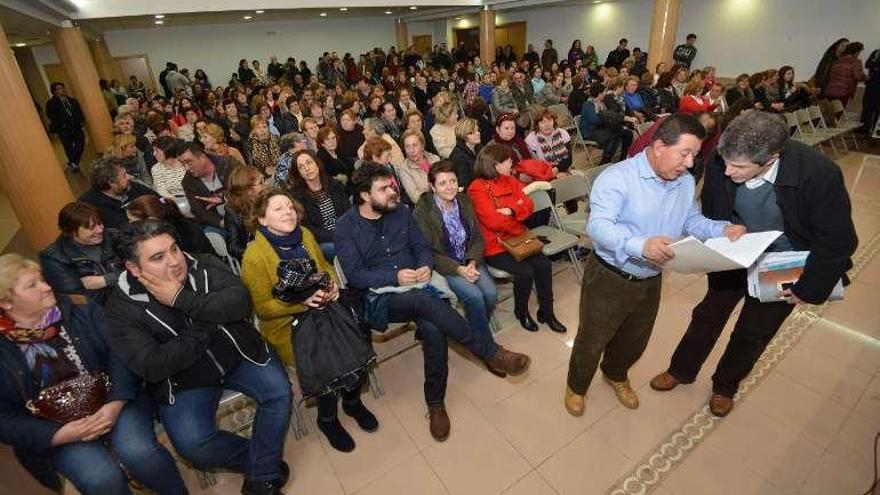 Asistentes a la asamblea del pasado viernes en Poio. // G. Santos