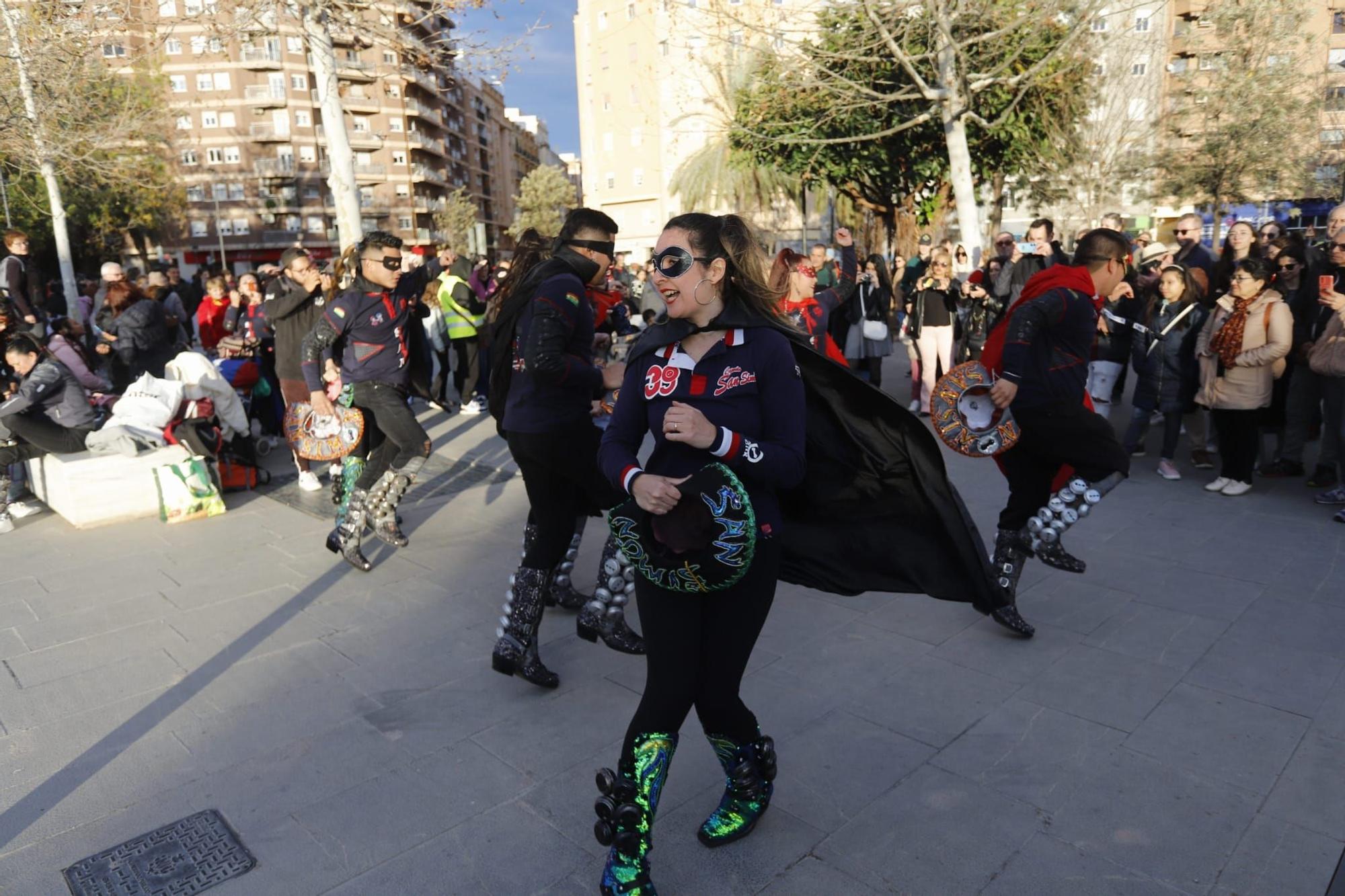 Russafa empieza su carnaval con el pregón a una semana del gran desfile