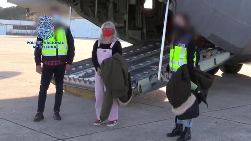 La etarra Natividad Jáuregui llega a España custodiada por la policía