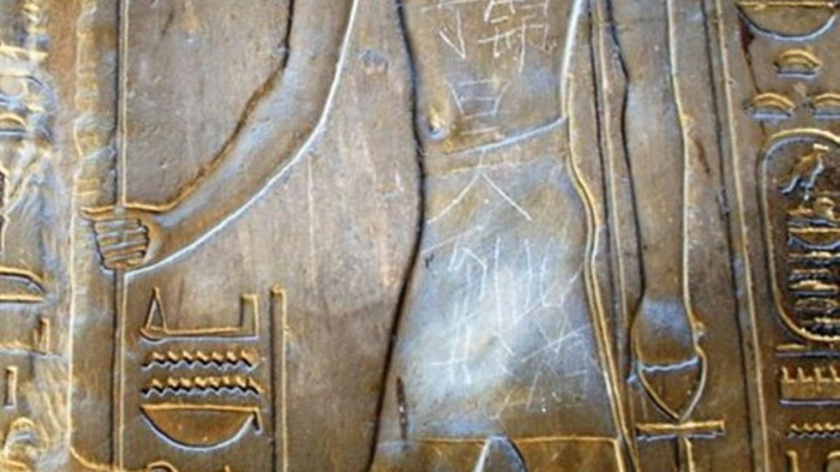 Imagen de la pintada sobre el relieve del templo de Luxor.